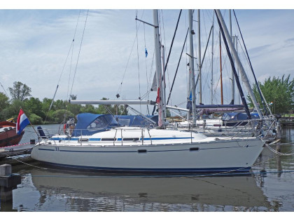 Bavaria 33