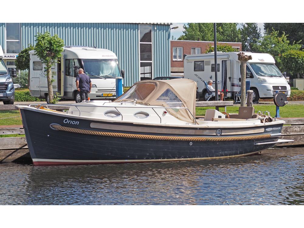 Zarro Vision 25 Cabin